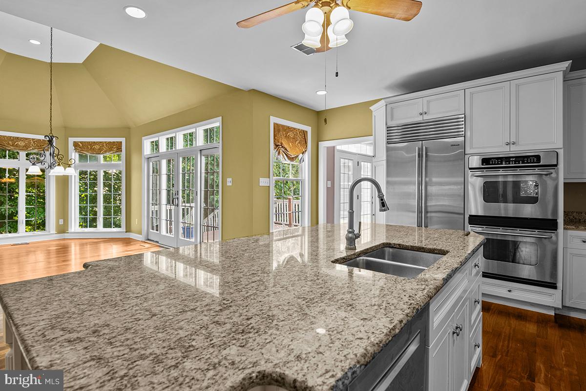 PONDVIEW - Residential