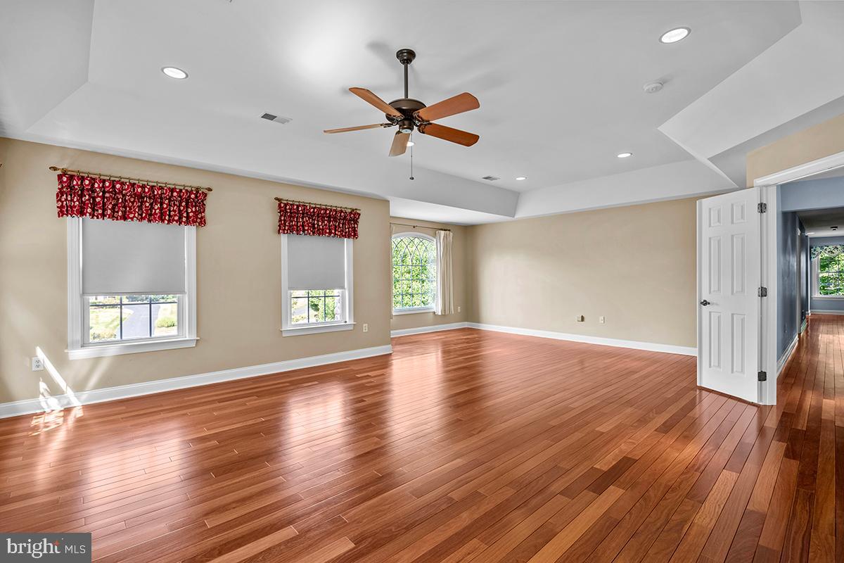 PONDVIEW - Residential