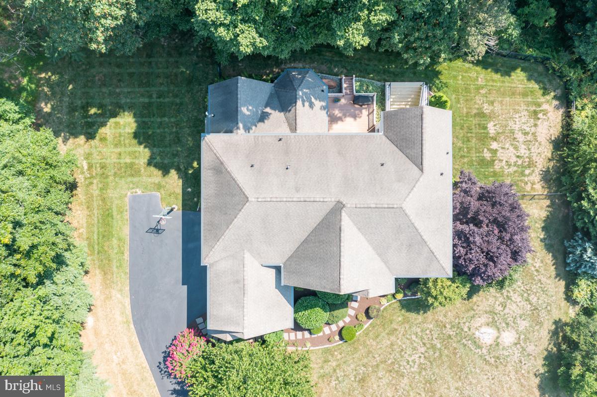 PONDVIEW - Residential