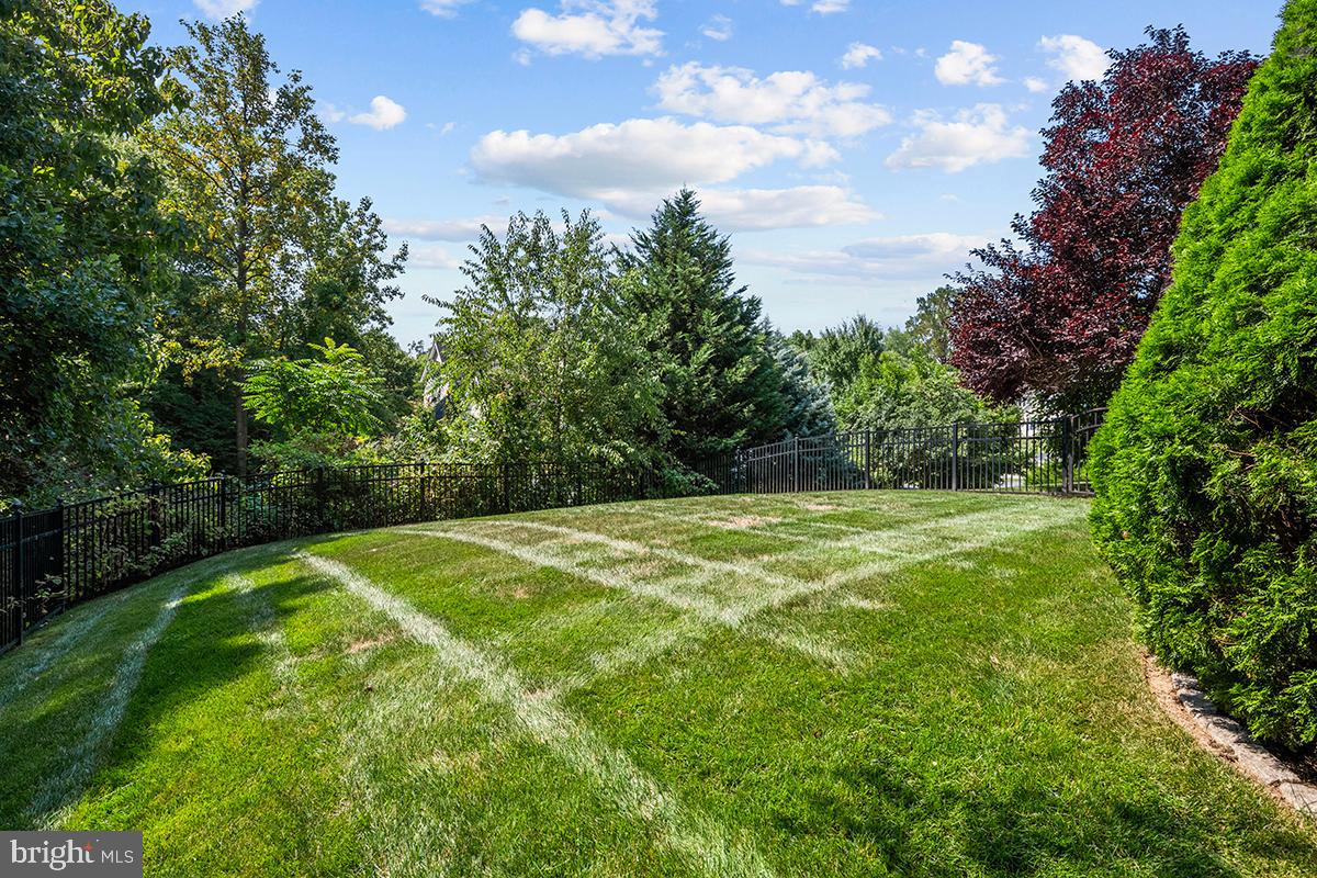 PONDVIEW - Residential