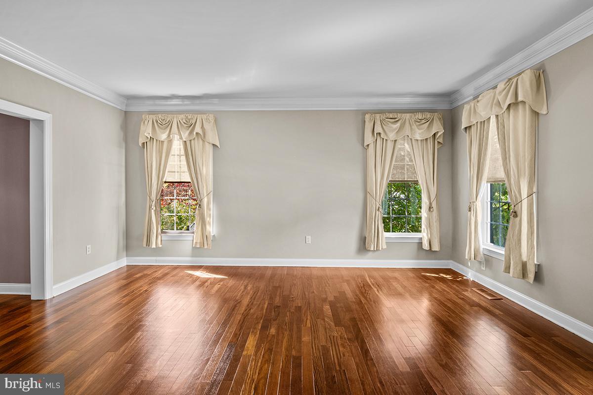 PONDVIEW - Residential