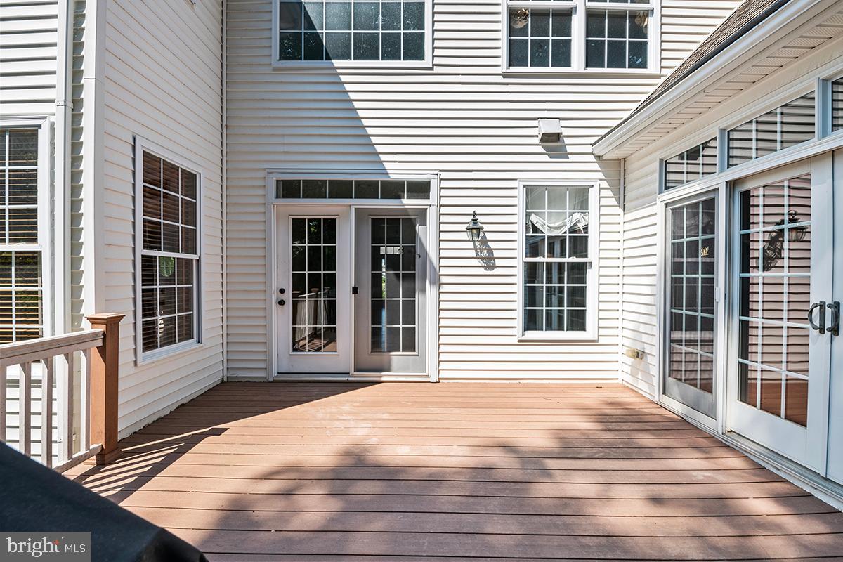 PONDVIEW - Residential