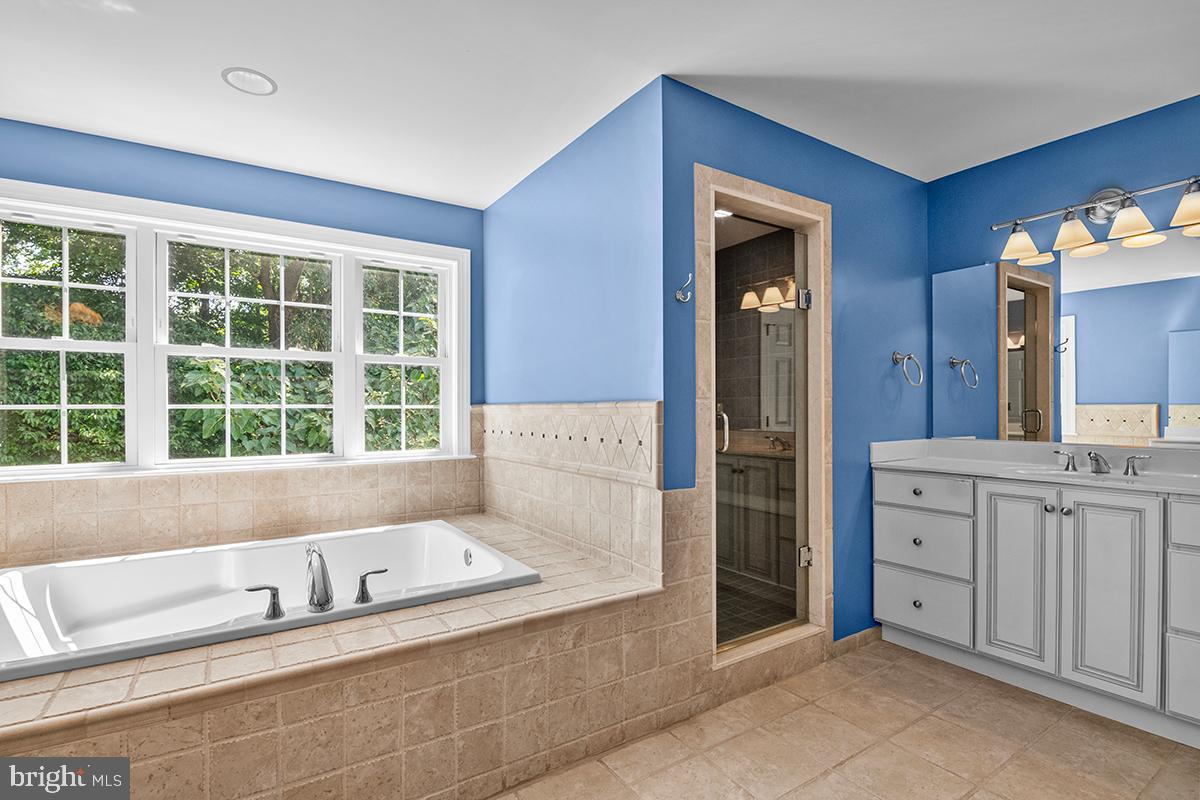 PONDVIEW - Residential