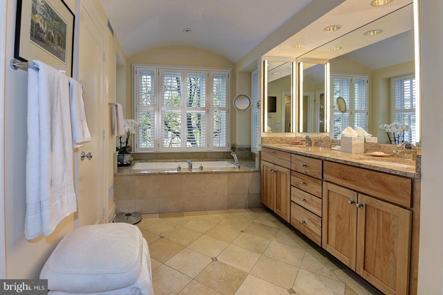 GEORGETOWN - Residential