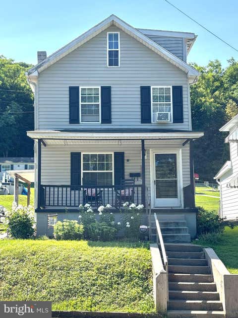 Homes For Sale - 720 E Freedom Avenue<br/> BURNHAM, PA 17009