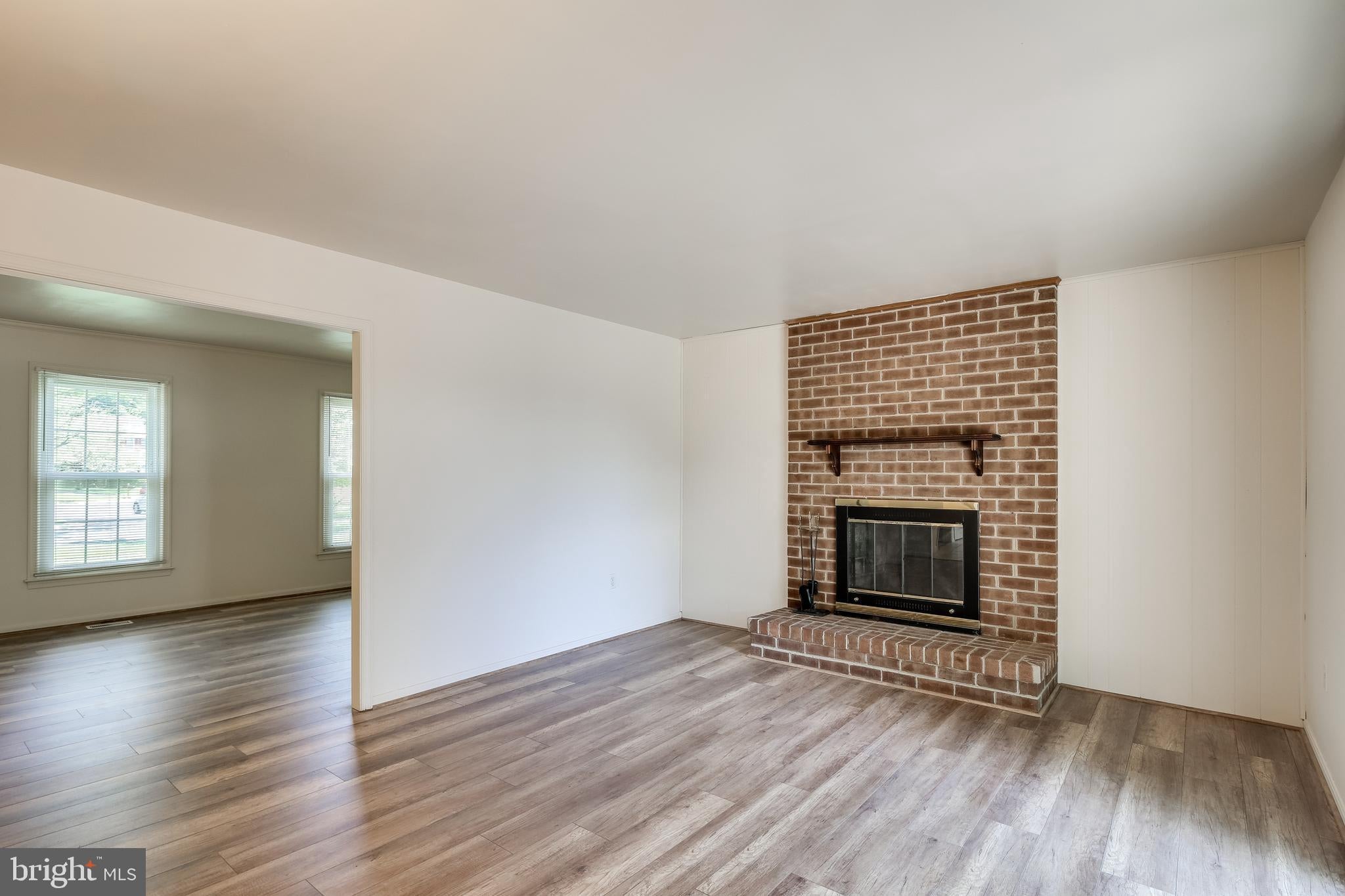 6 RIPPLING BROOK COURT