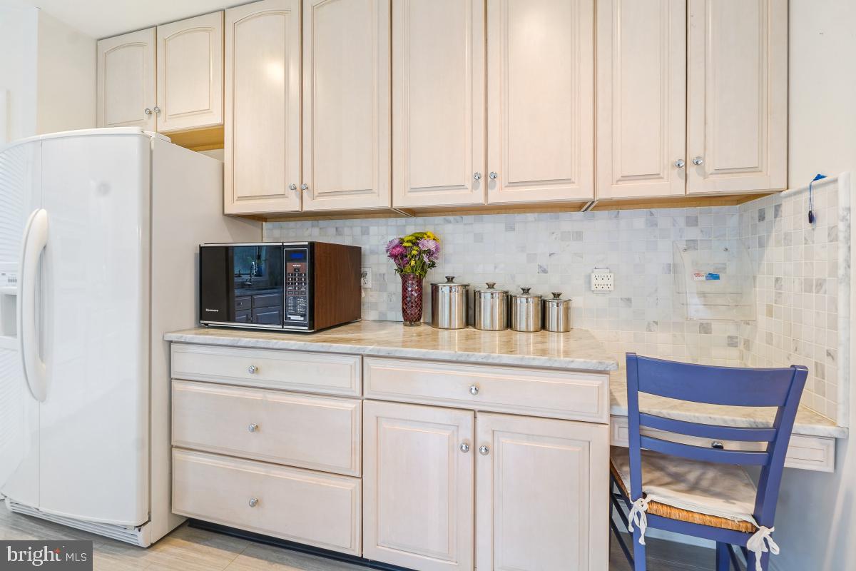 POTOMAC OUTSIDE - Residential