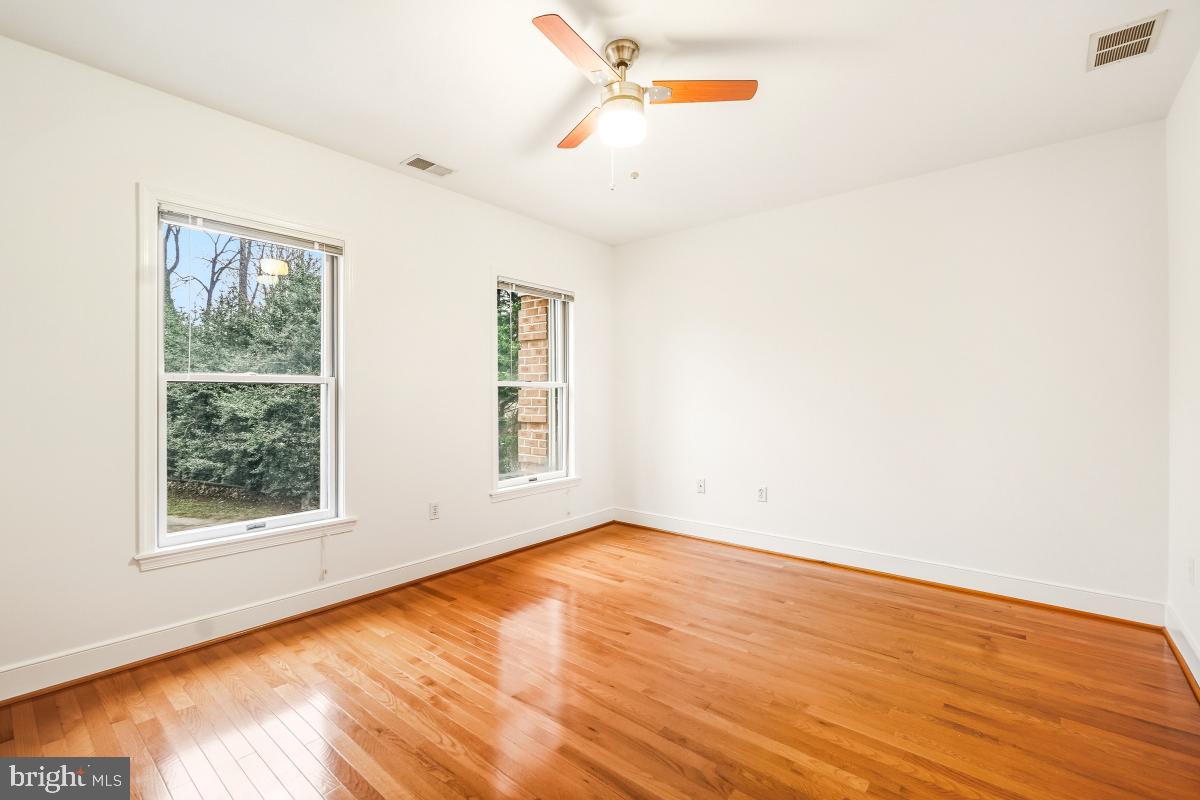 POTOMAC OUTSIDE - Residential