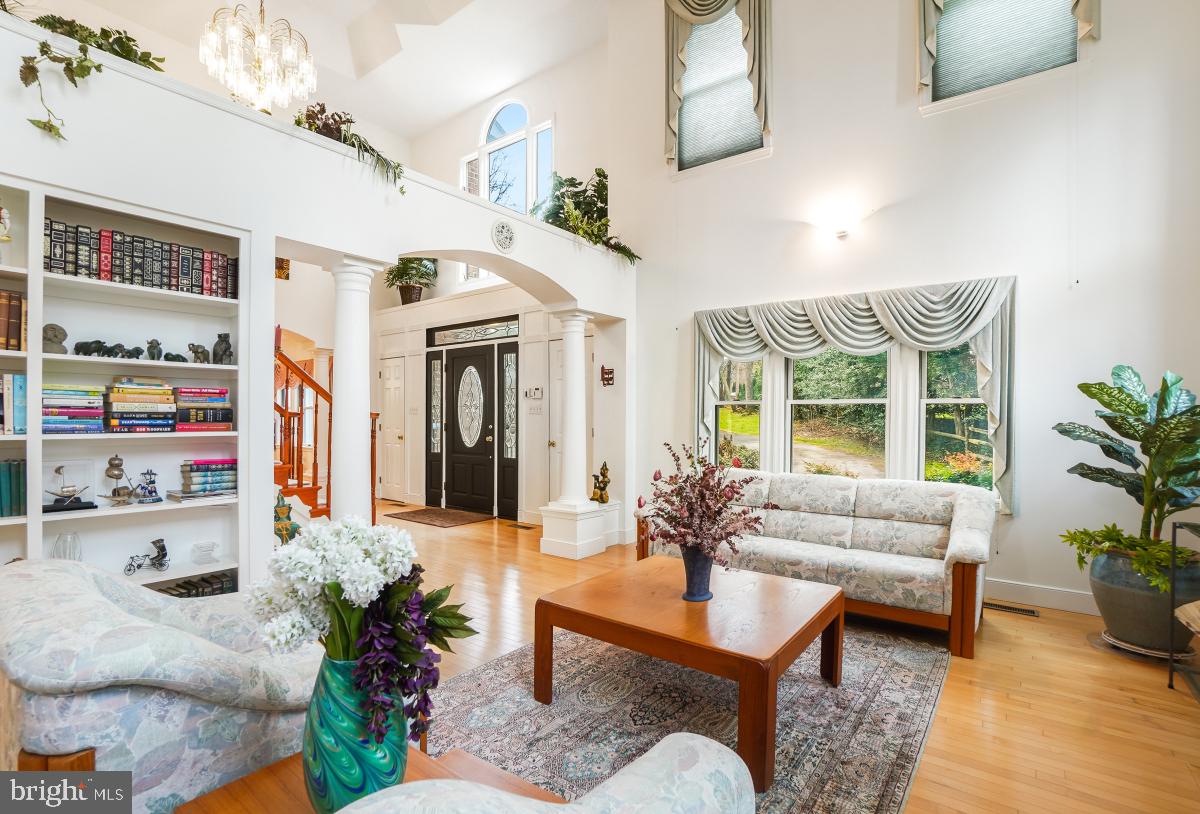 POTOMAC OUTSIDE - Residential