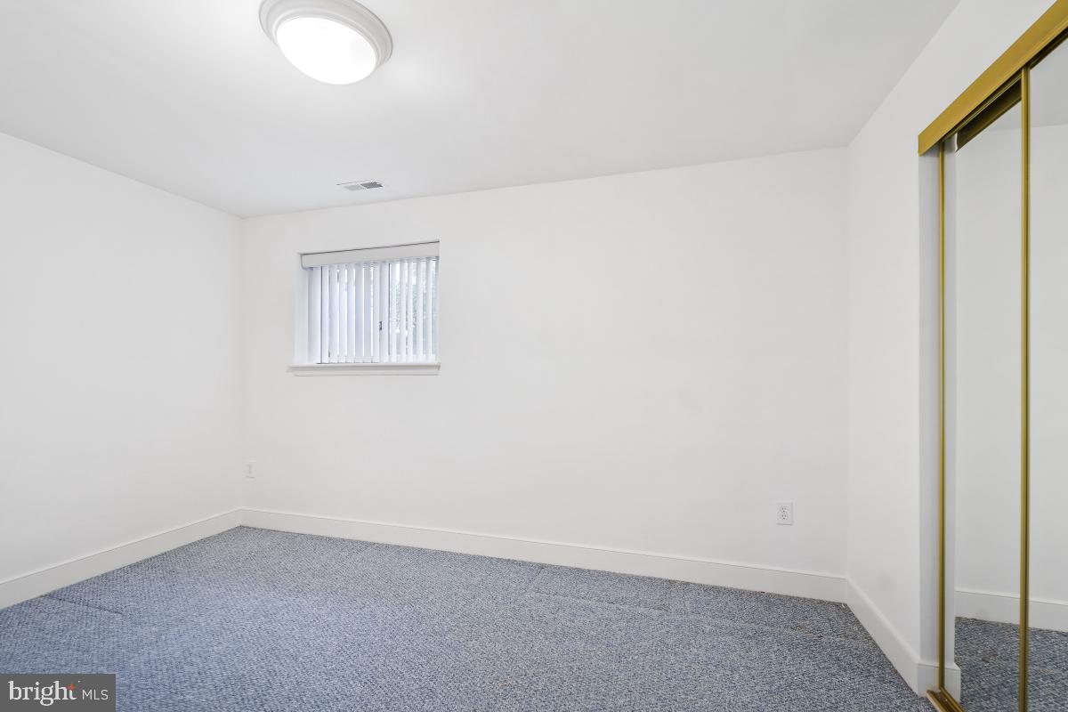 POTOMAC OUTSIDE - Residential