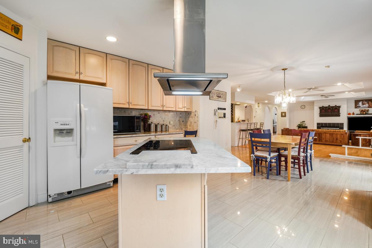 POTOMAC OUTSIDE - Residential