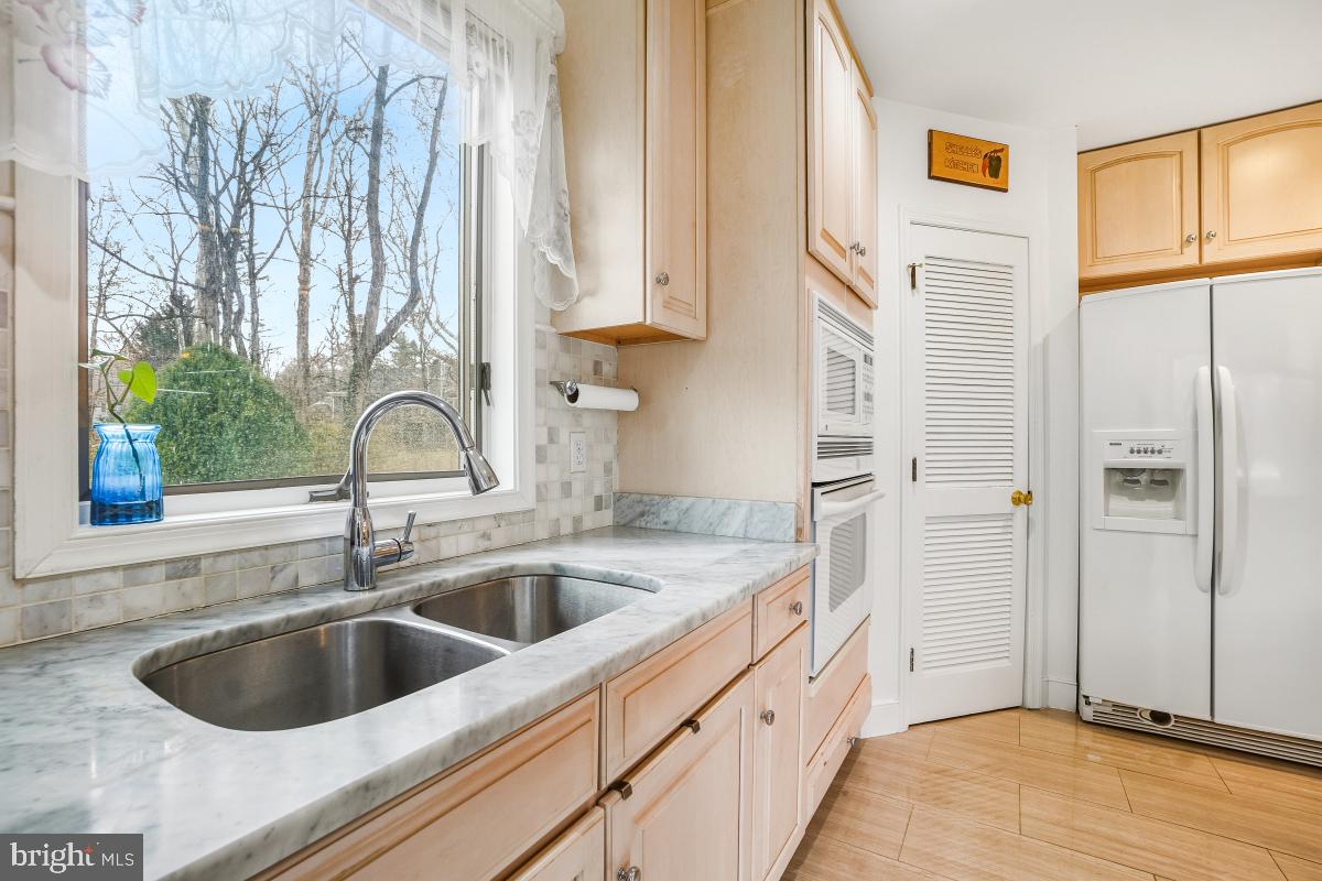 POTOMAC OUTSIDE - Residential