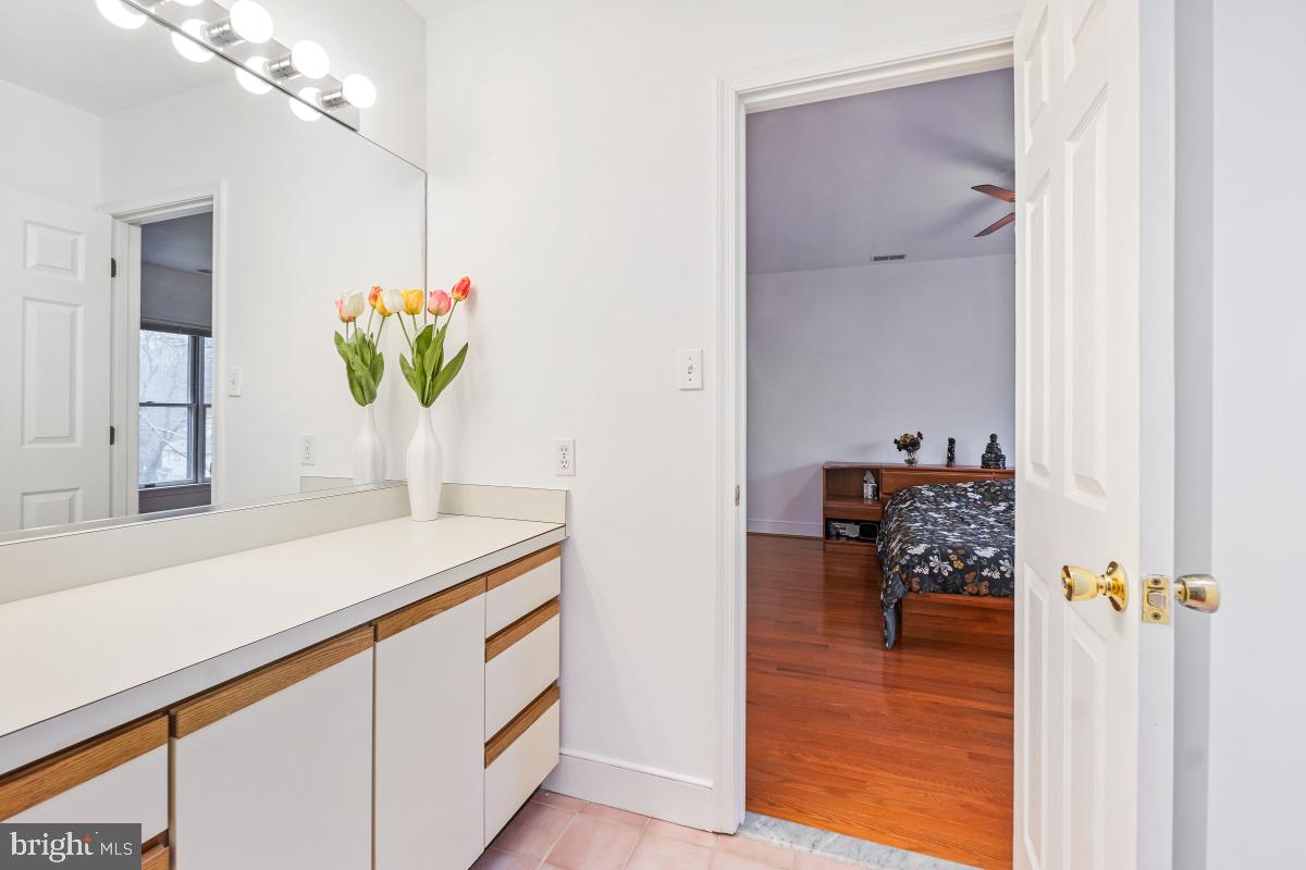 POTOMAC OUTSIDE - Residential