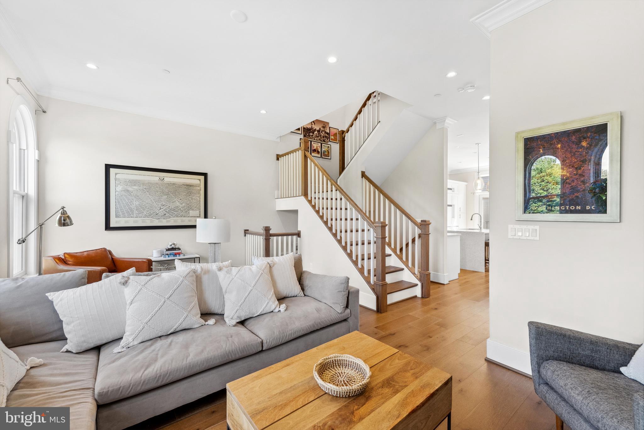 OLD TOWN ALEXANDRIA - Residential