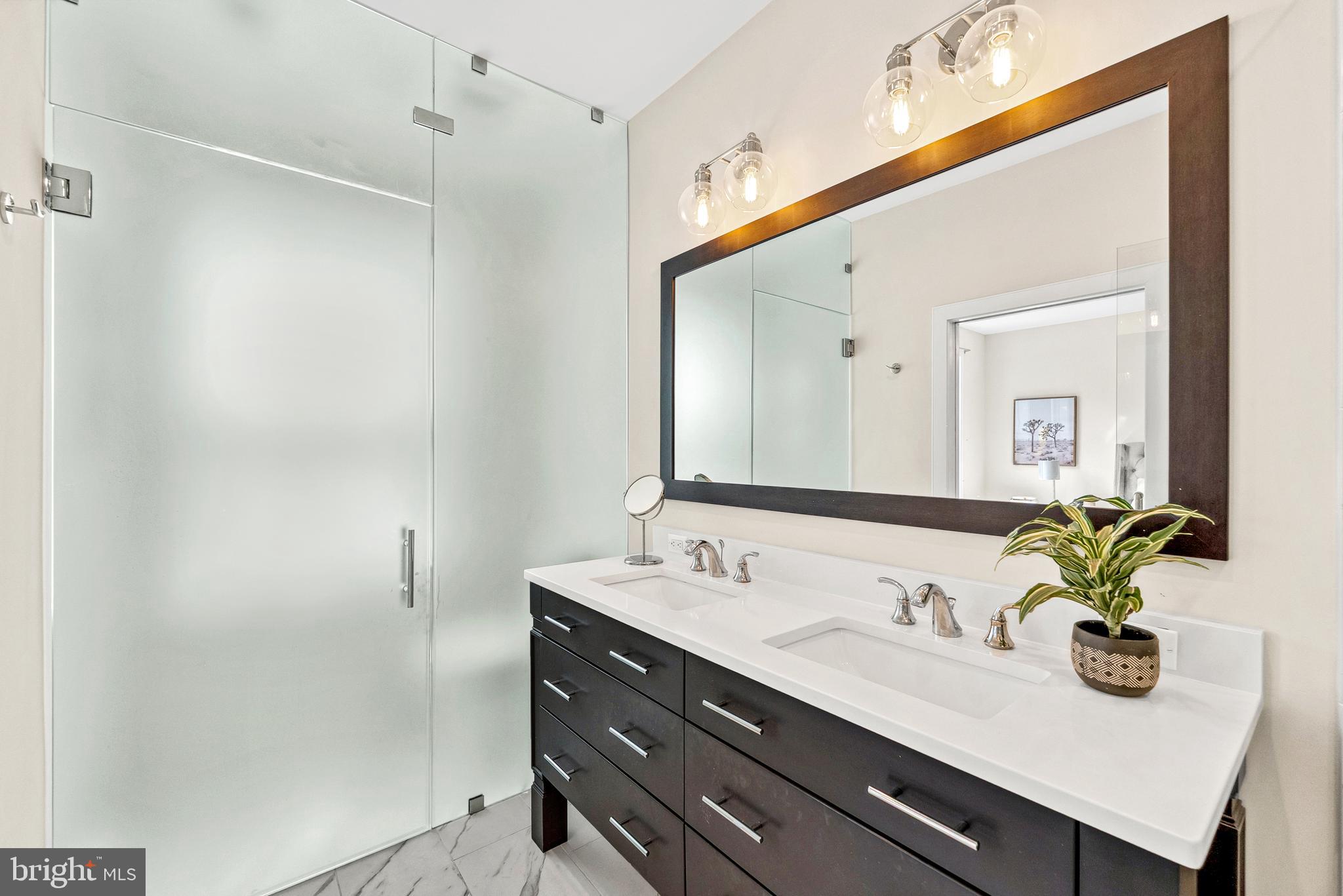 OLD TOWN ALEXANDRIA - Residential