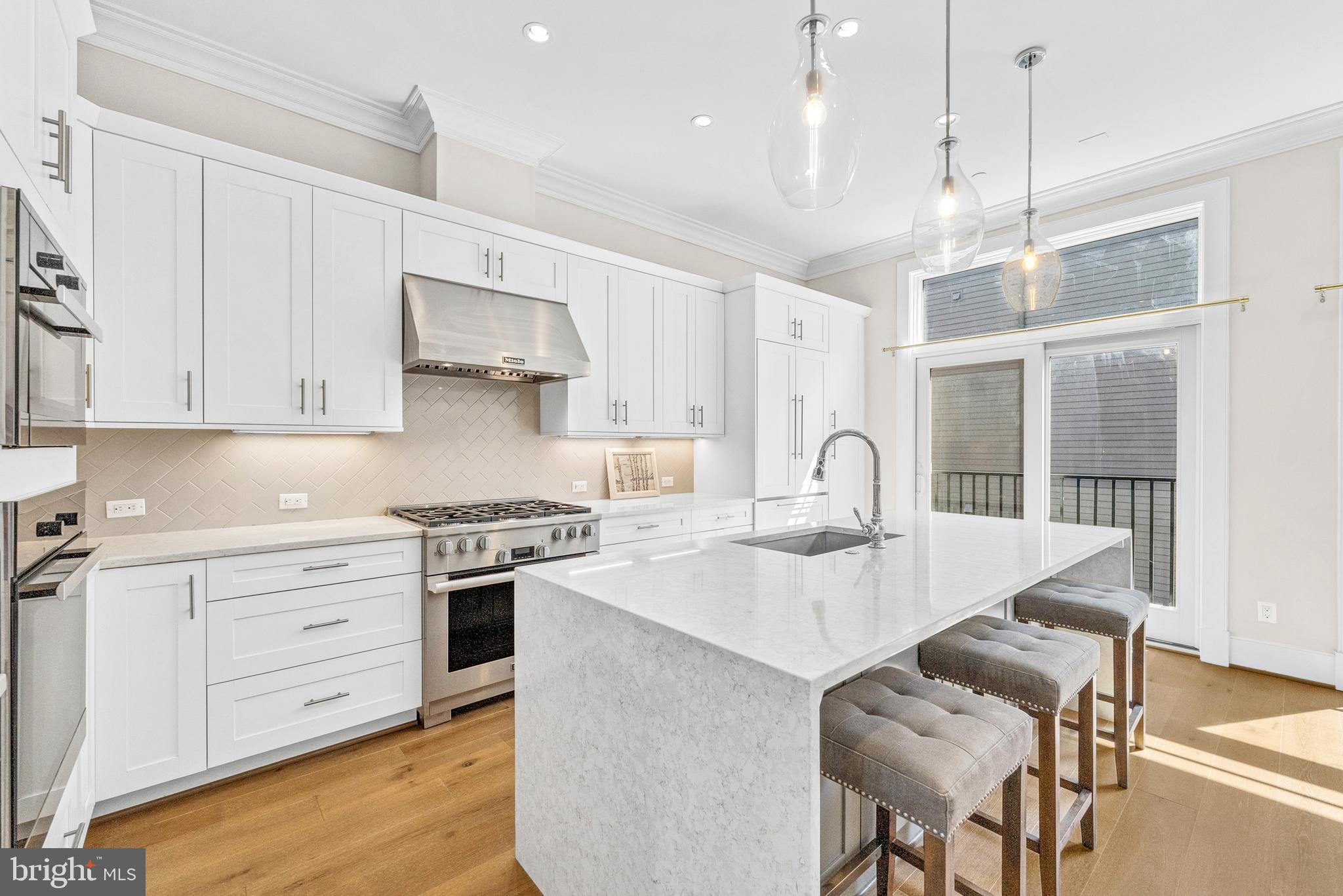 OLD TOWN ALEXANDRIA - Residential