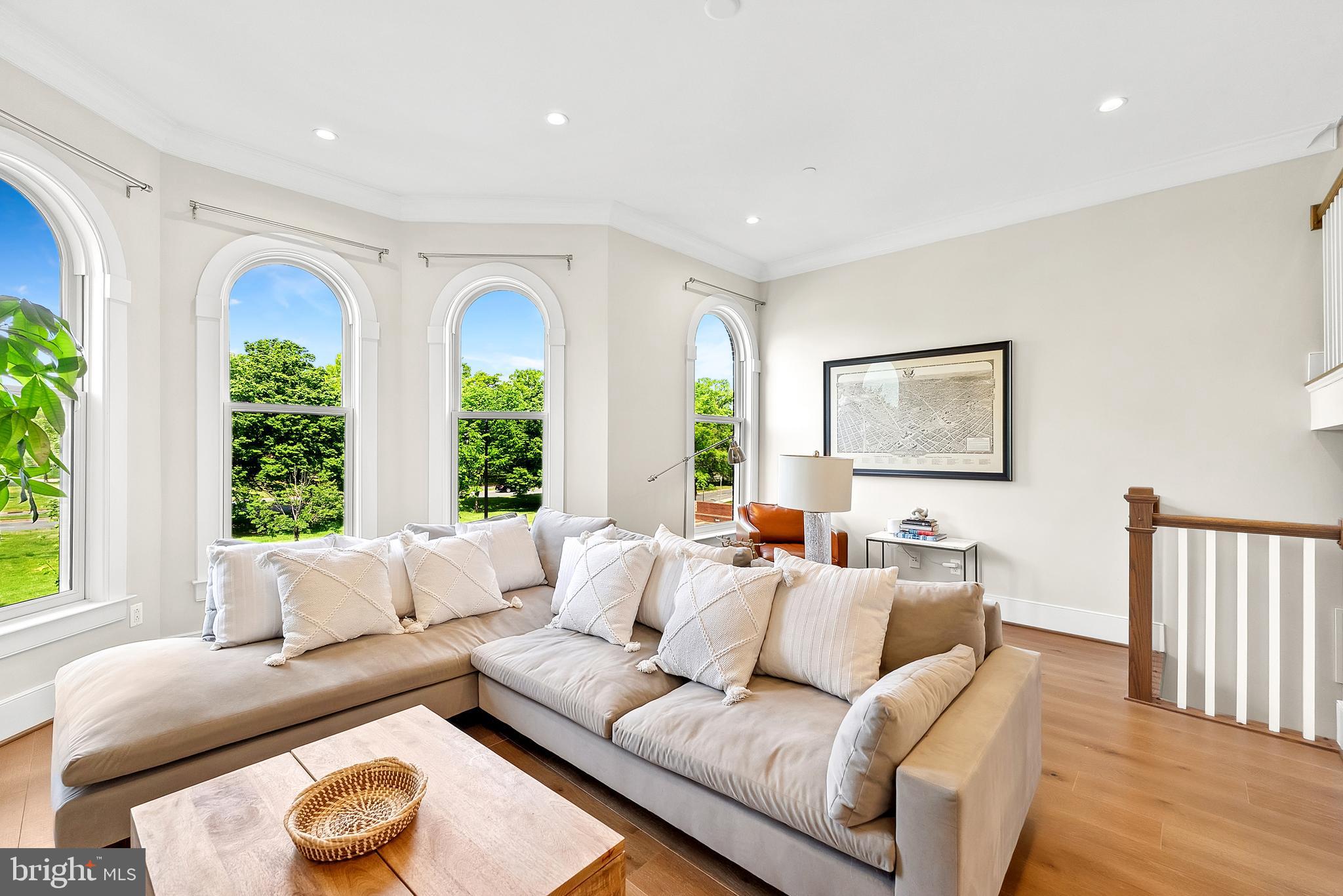 OLD TOWN ALEXANDRIA - Residential