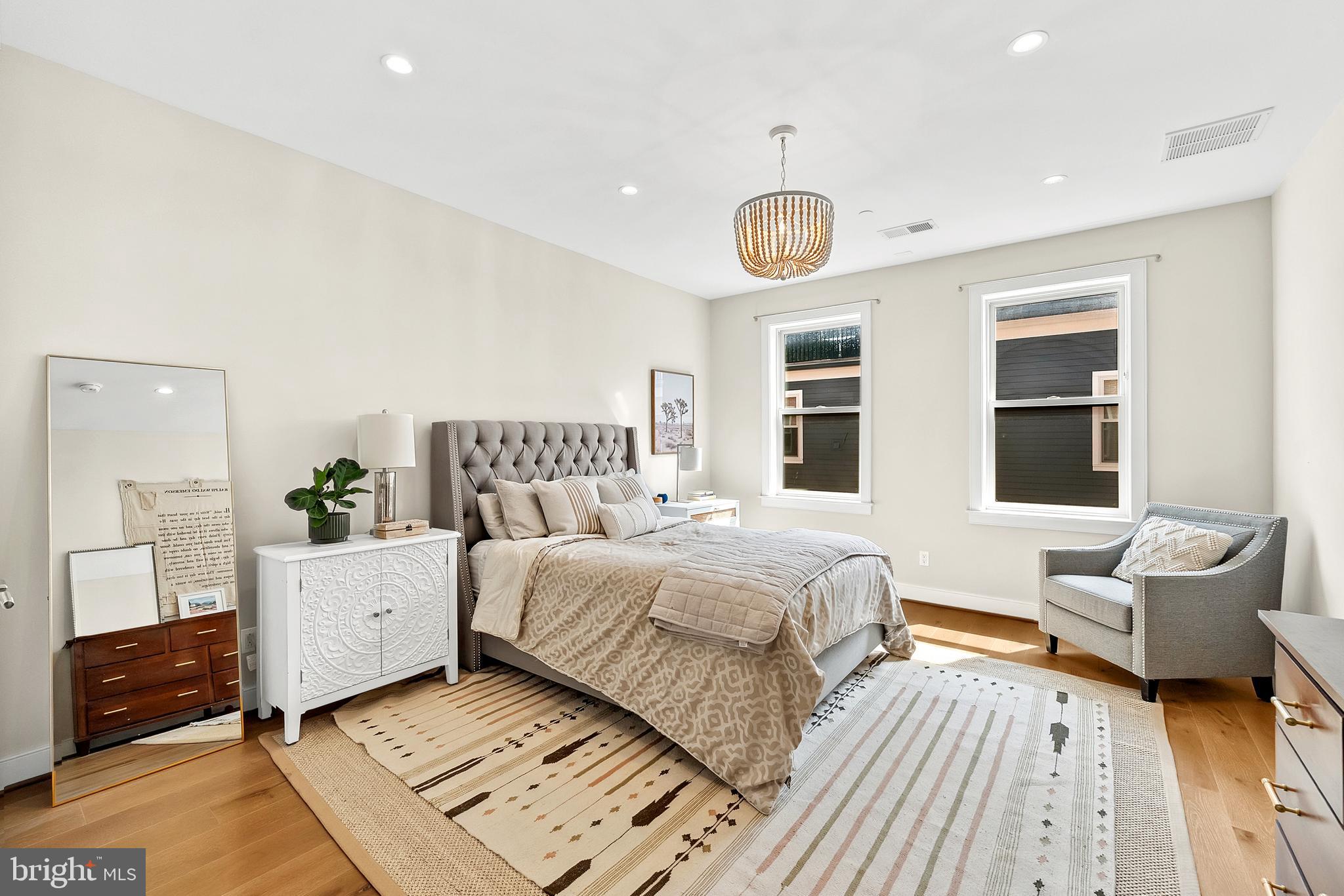 OLD TOWN ALEXANDRIA - Residential