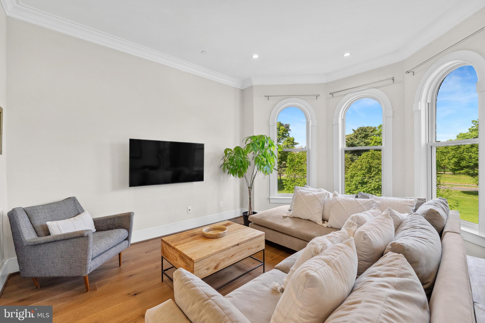 OLD TOWN ALEXANDRIA - Residential