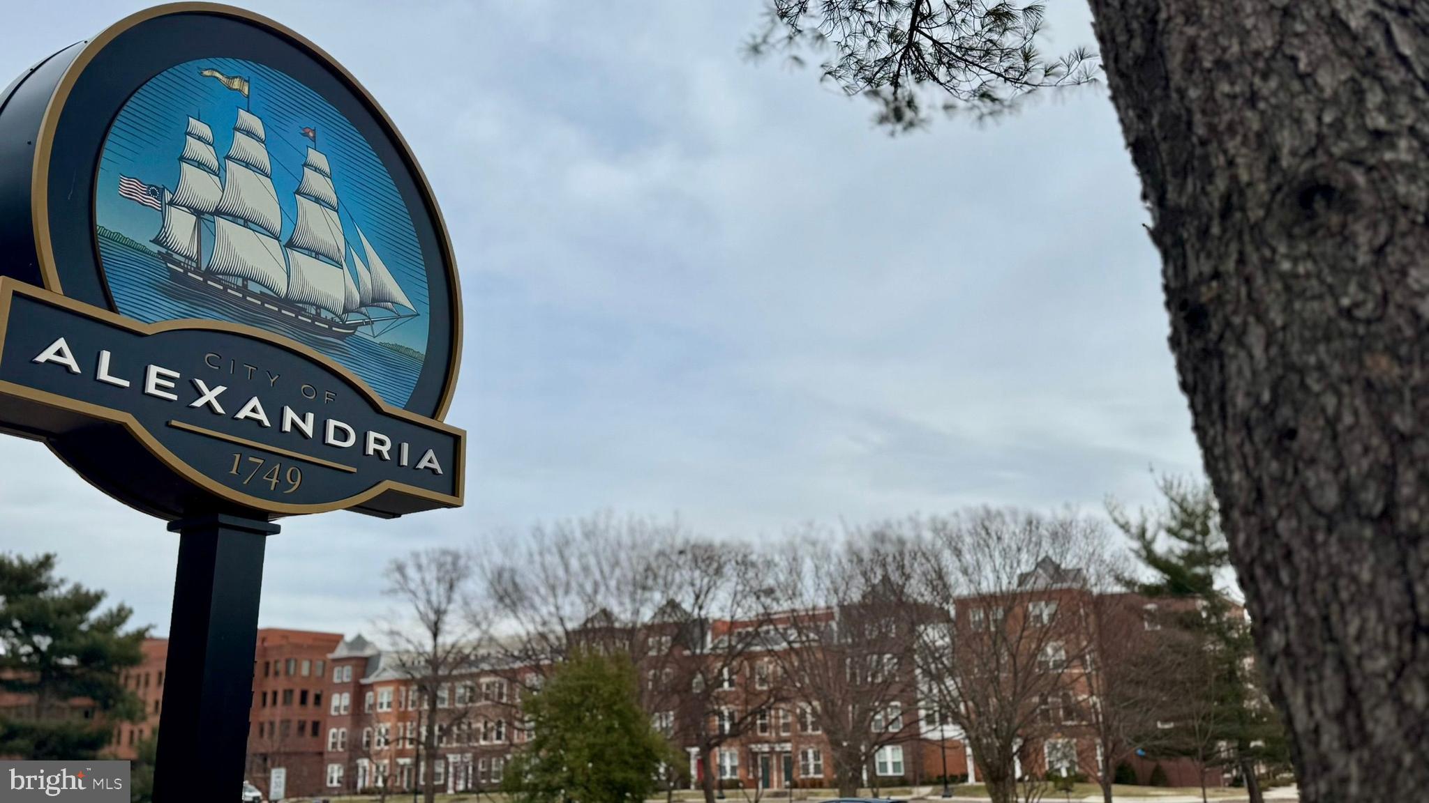 OLD TOWN ALEXANDRIA - Residential