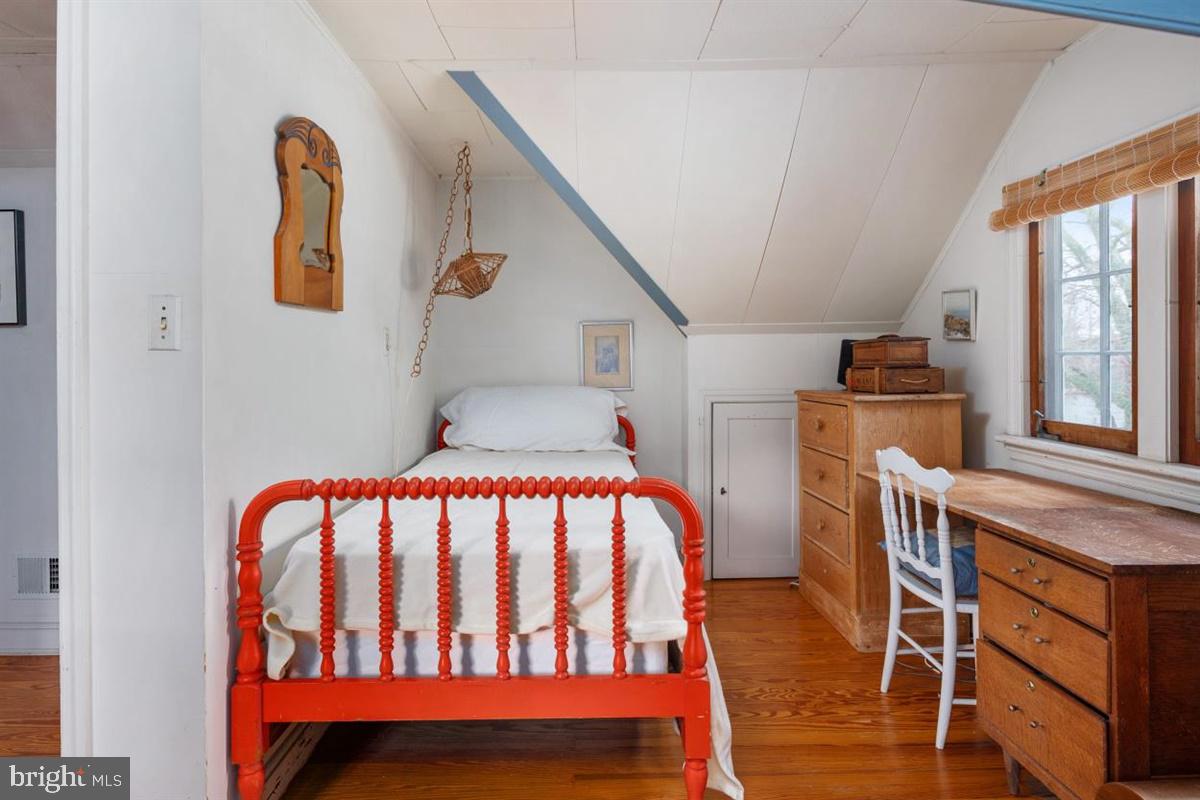 WHITEHALL BEACH - Residential