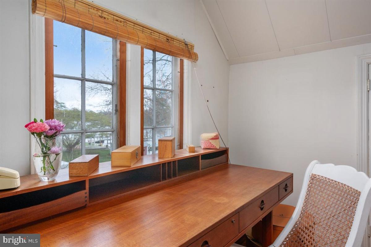 WHITEHALL BEACH - Residential