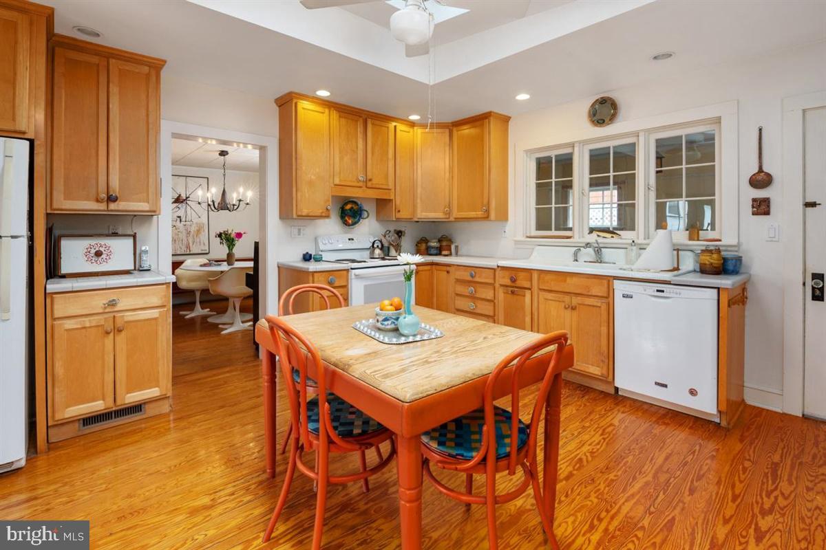 WHITEHALL BEACH - Residential