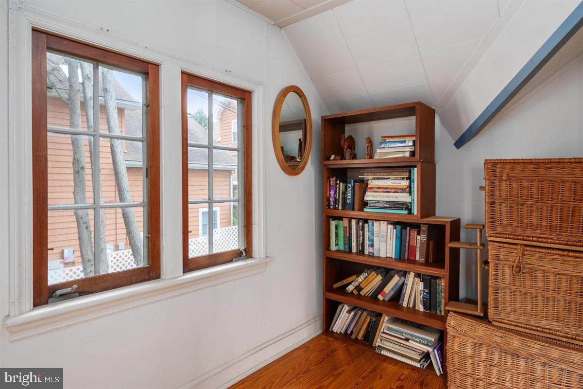 WHITEHALL BEACH - Residential