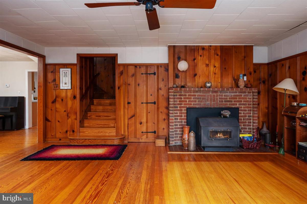 WHITEHALL BEACH - Residential