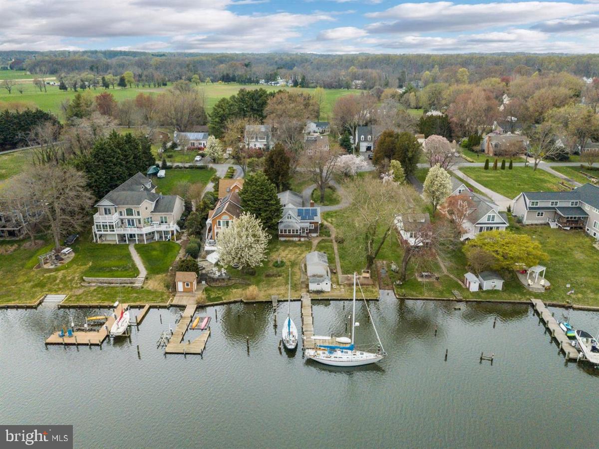 WHITEHALL BEACH - Residential