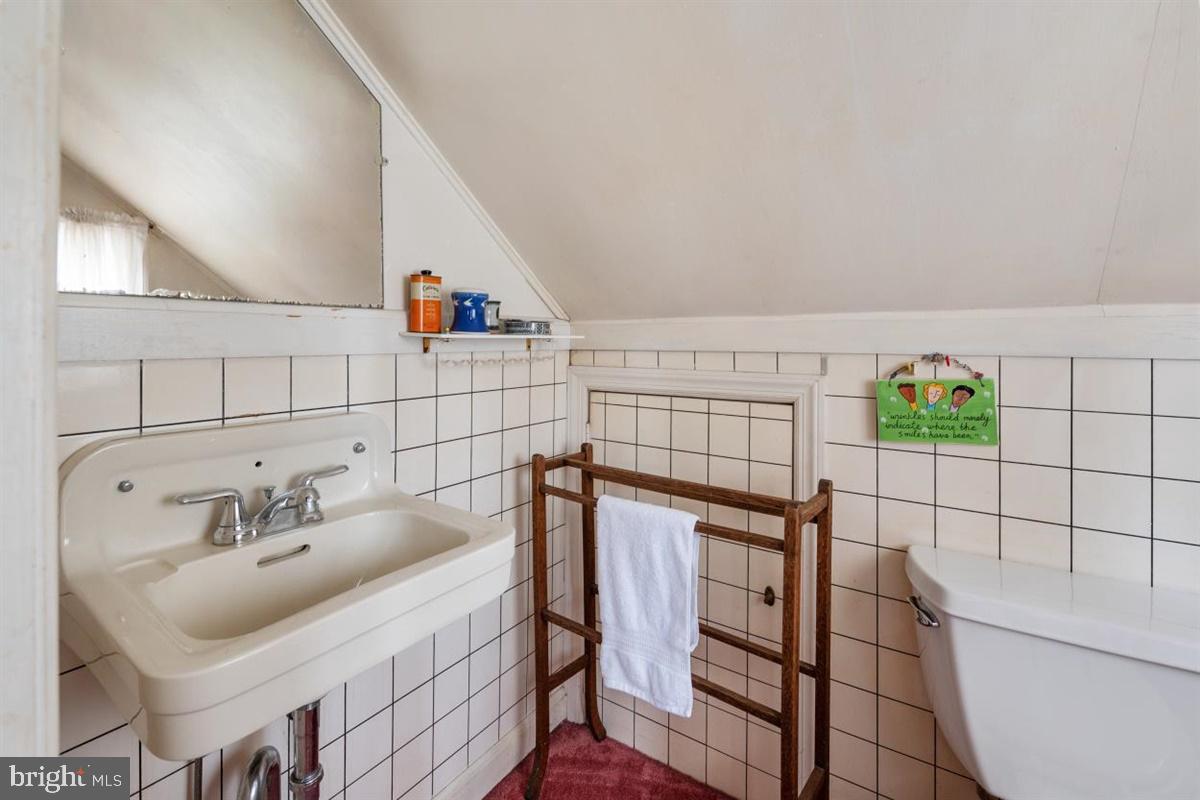 WHITEHALL BEACH - Residential