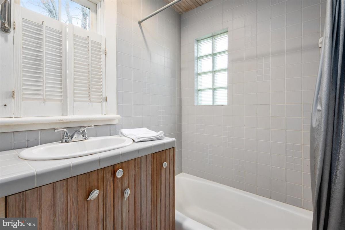 WHITEHALL BEACH - Residential