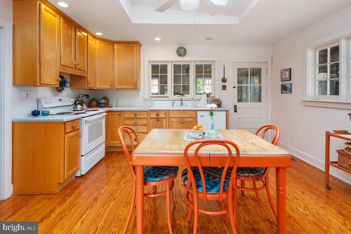 WHITEHALL BEACH - Residential