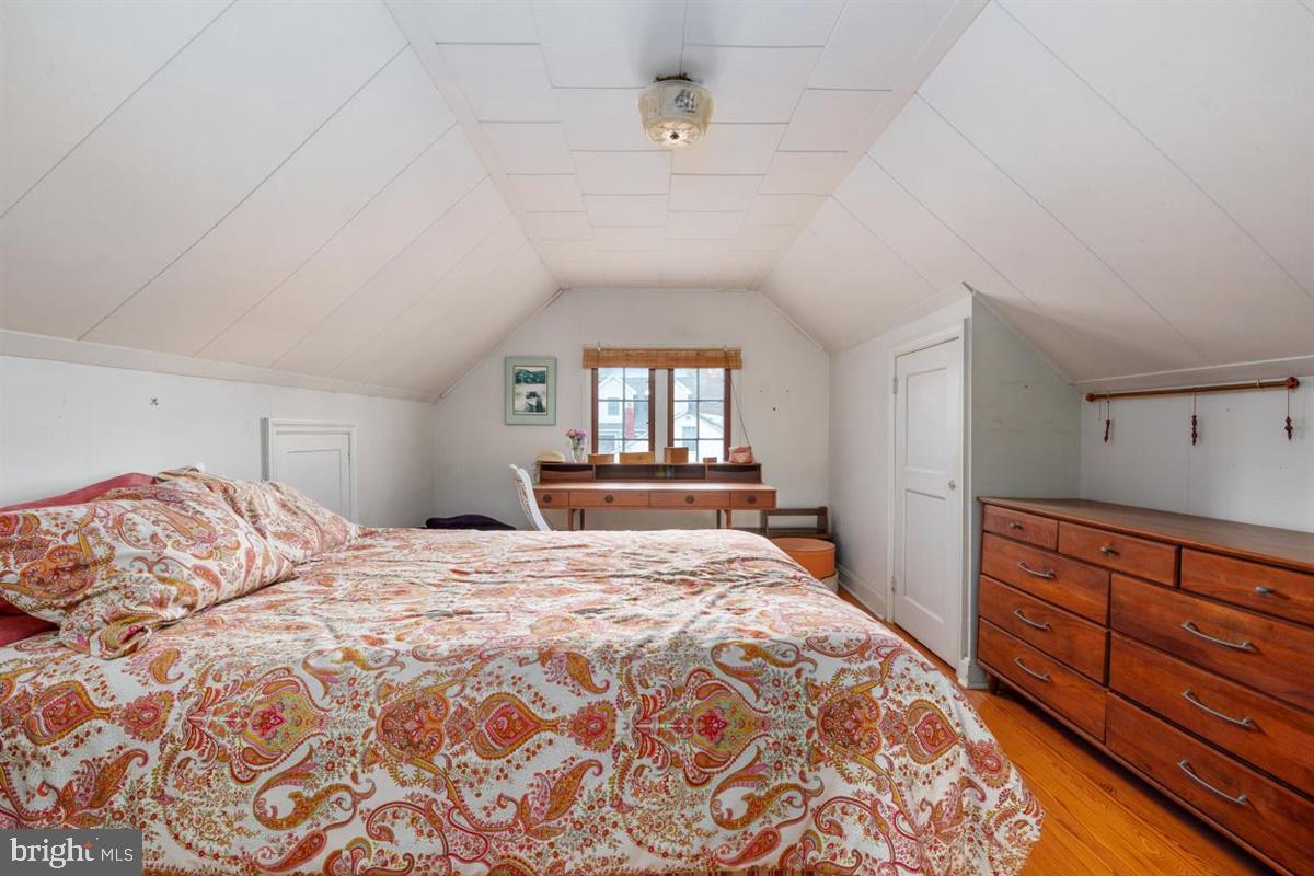 WHITEHALL BEACH - Residential