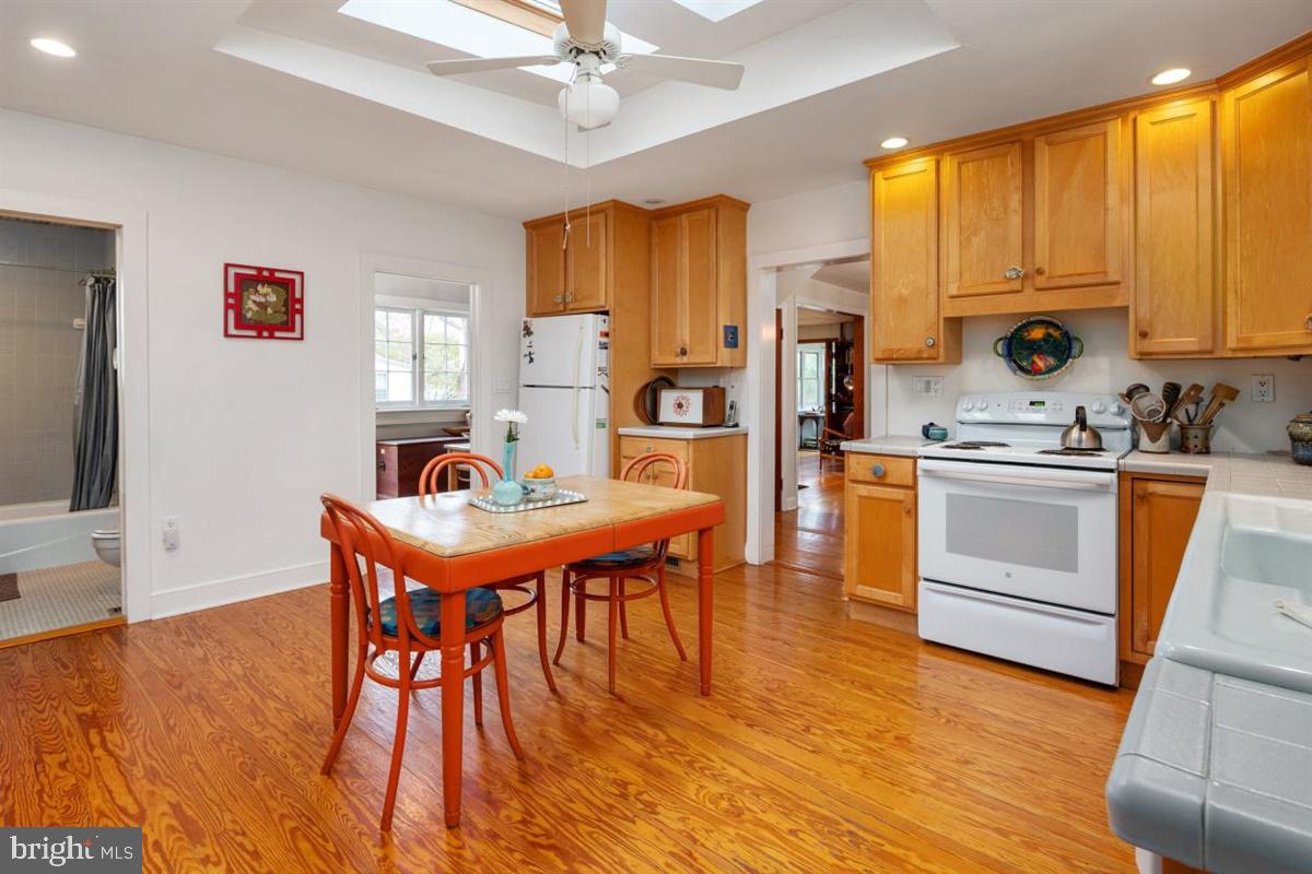 WHITEHALL BEACH - Residential