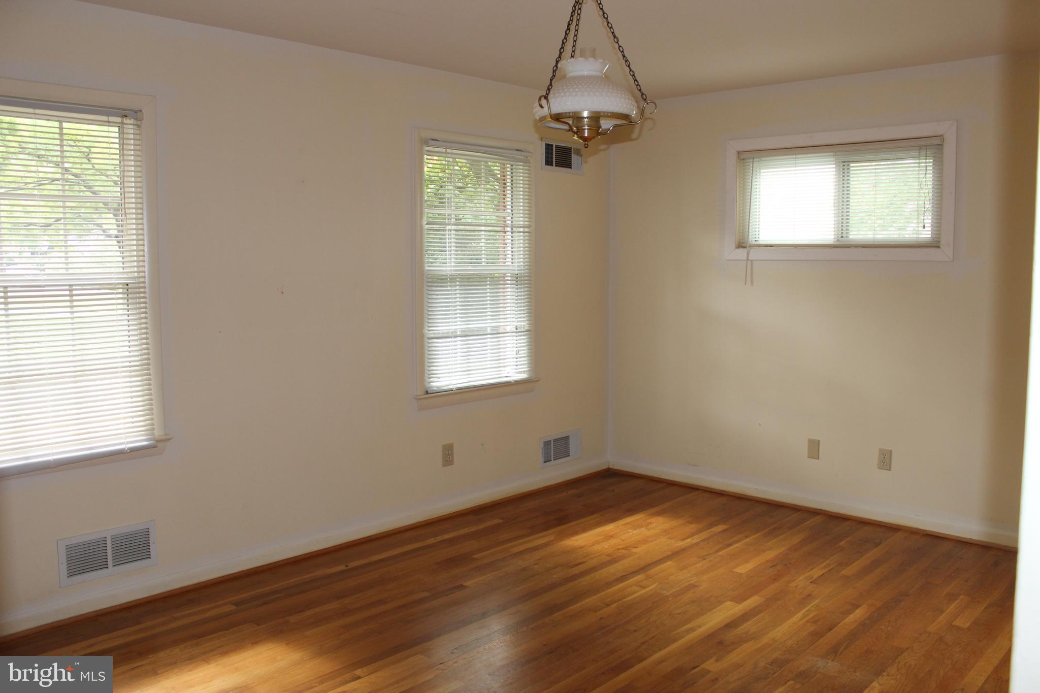 ROCKVILLE - Residential Lease