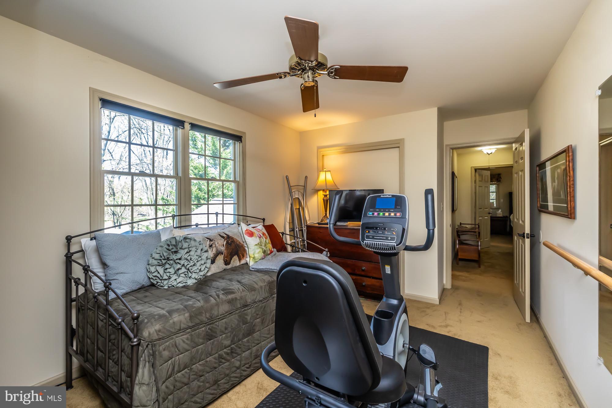 FOX LEE MANOR - Residential