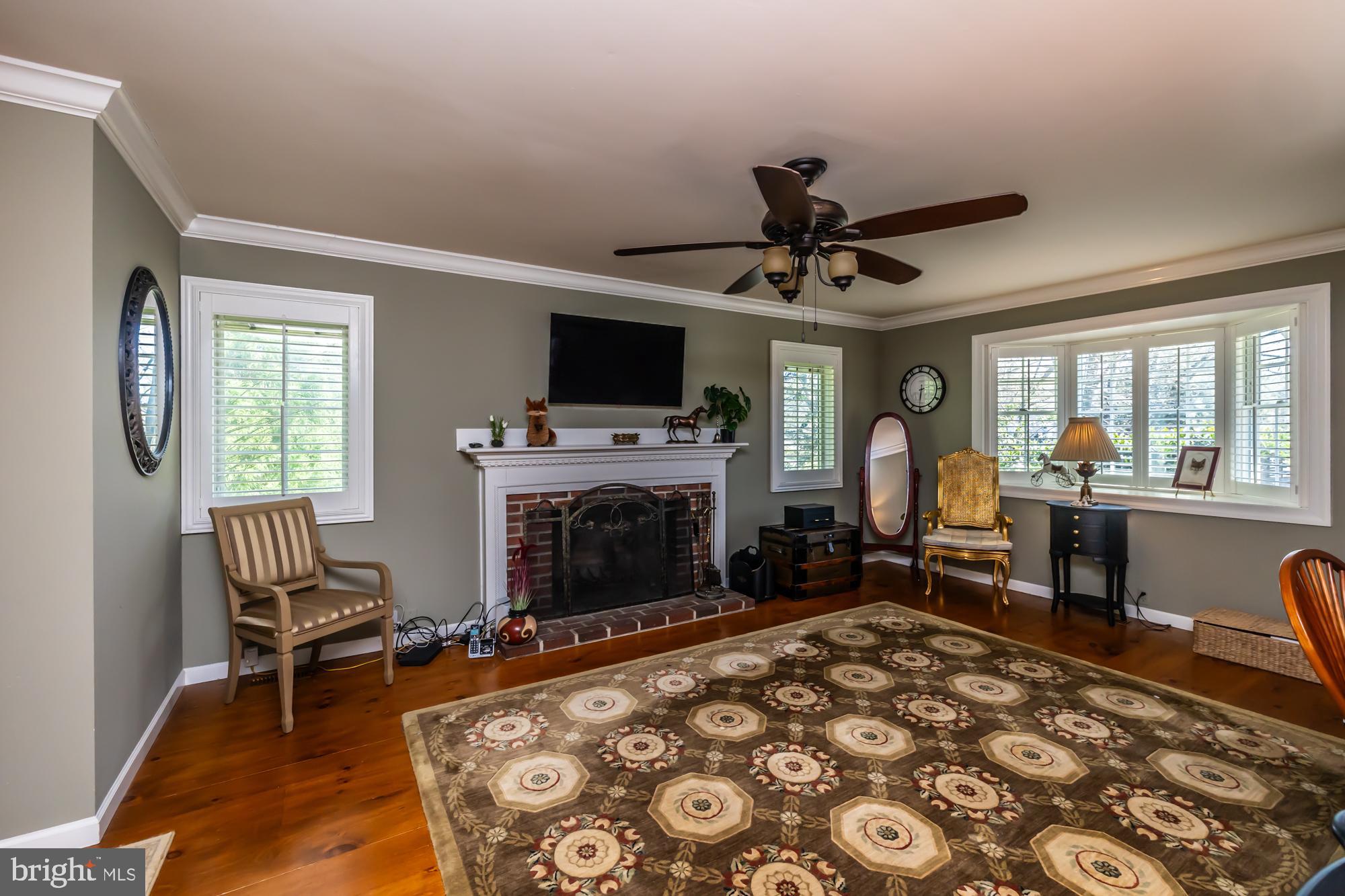 FOX LEE MANOR - Residential