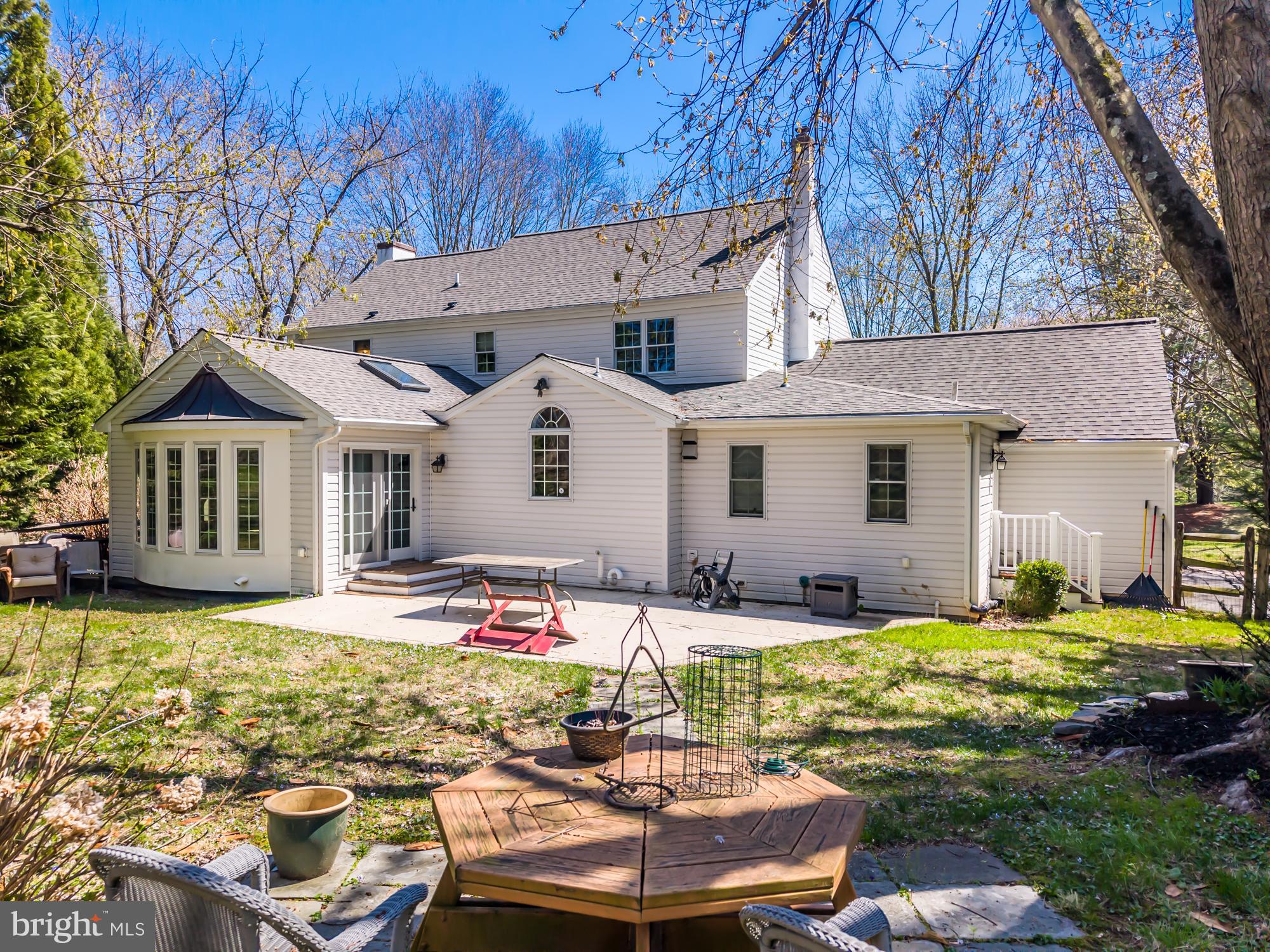 FOX LEE MANOR - Residential