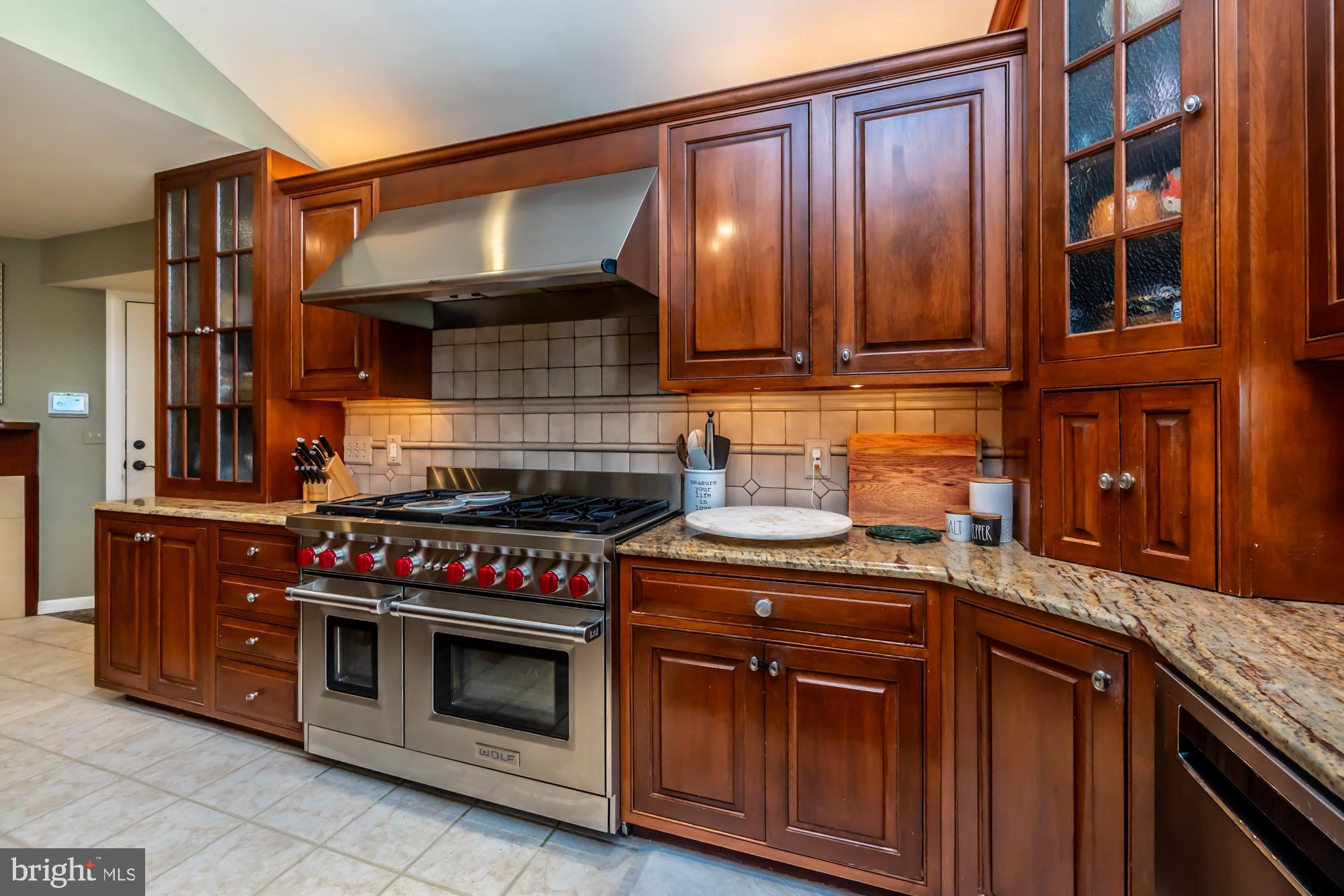 FOX LEE MANOR - Residential