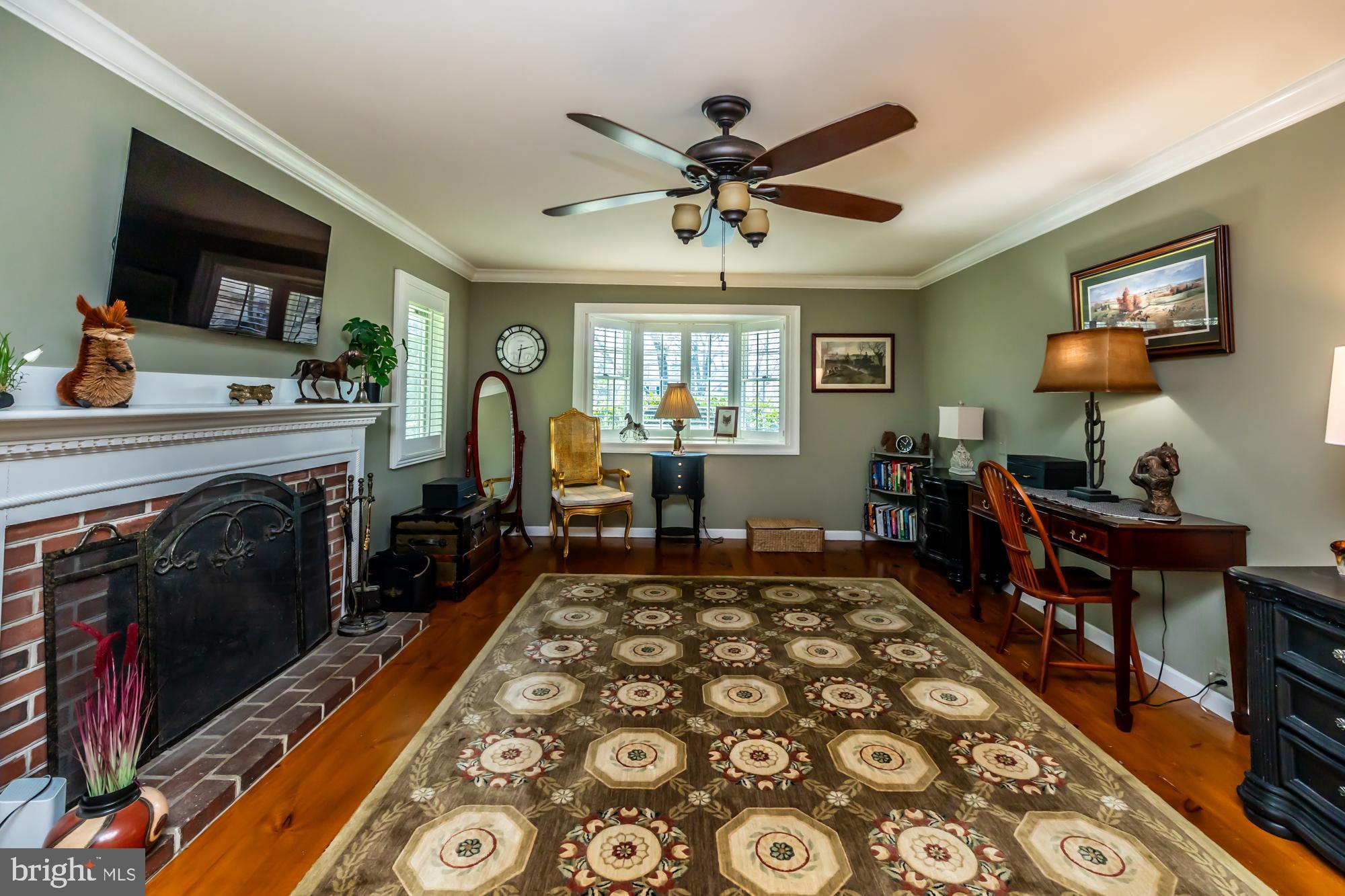 FOX LEE MANOR - Residential