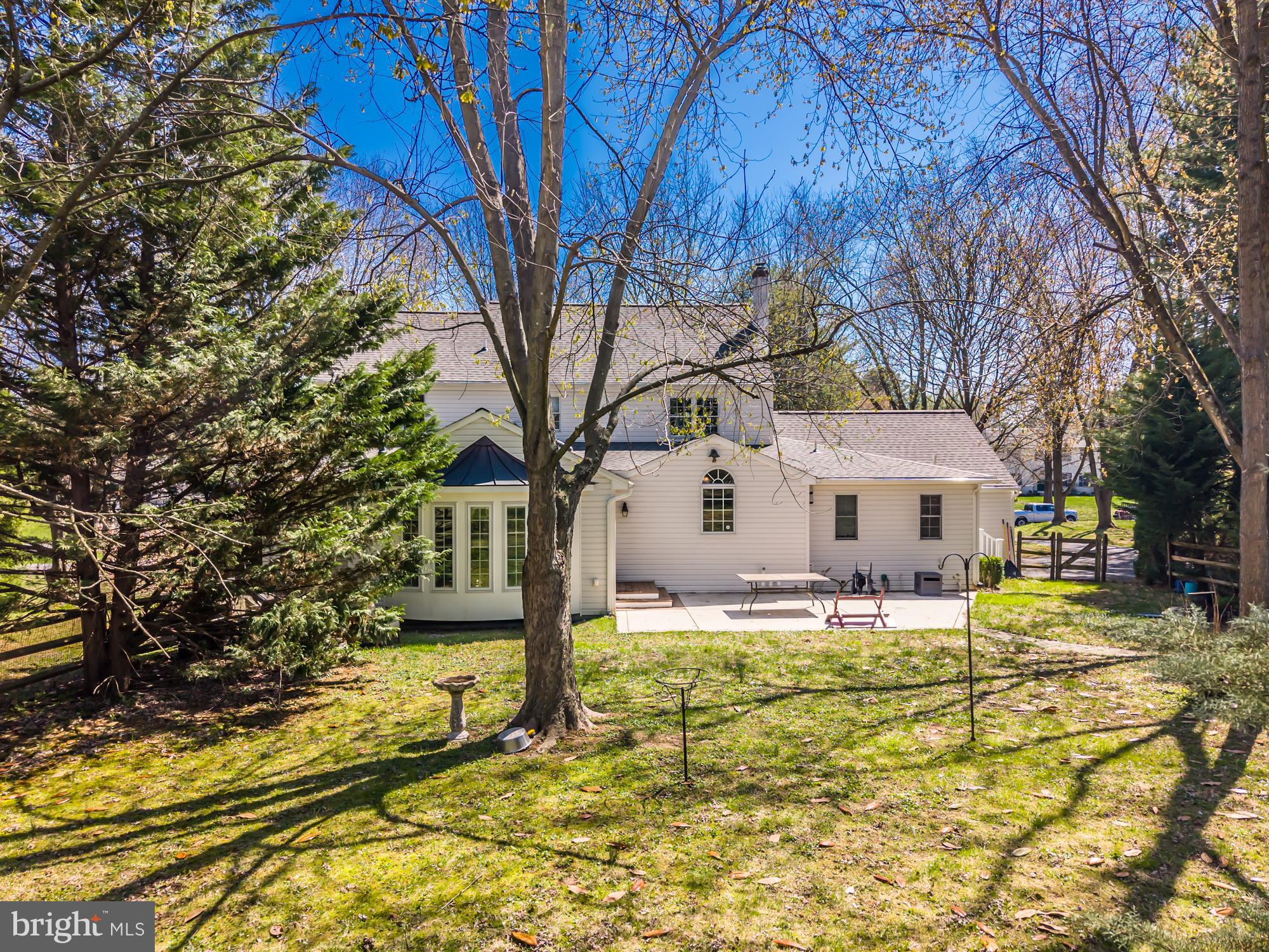 FOX LEE MANOR - Residential