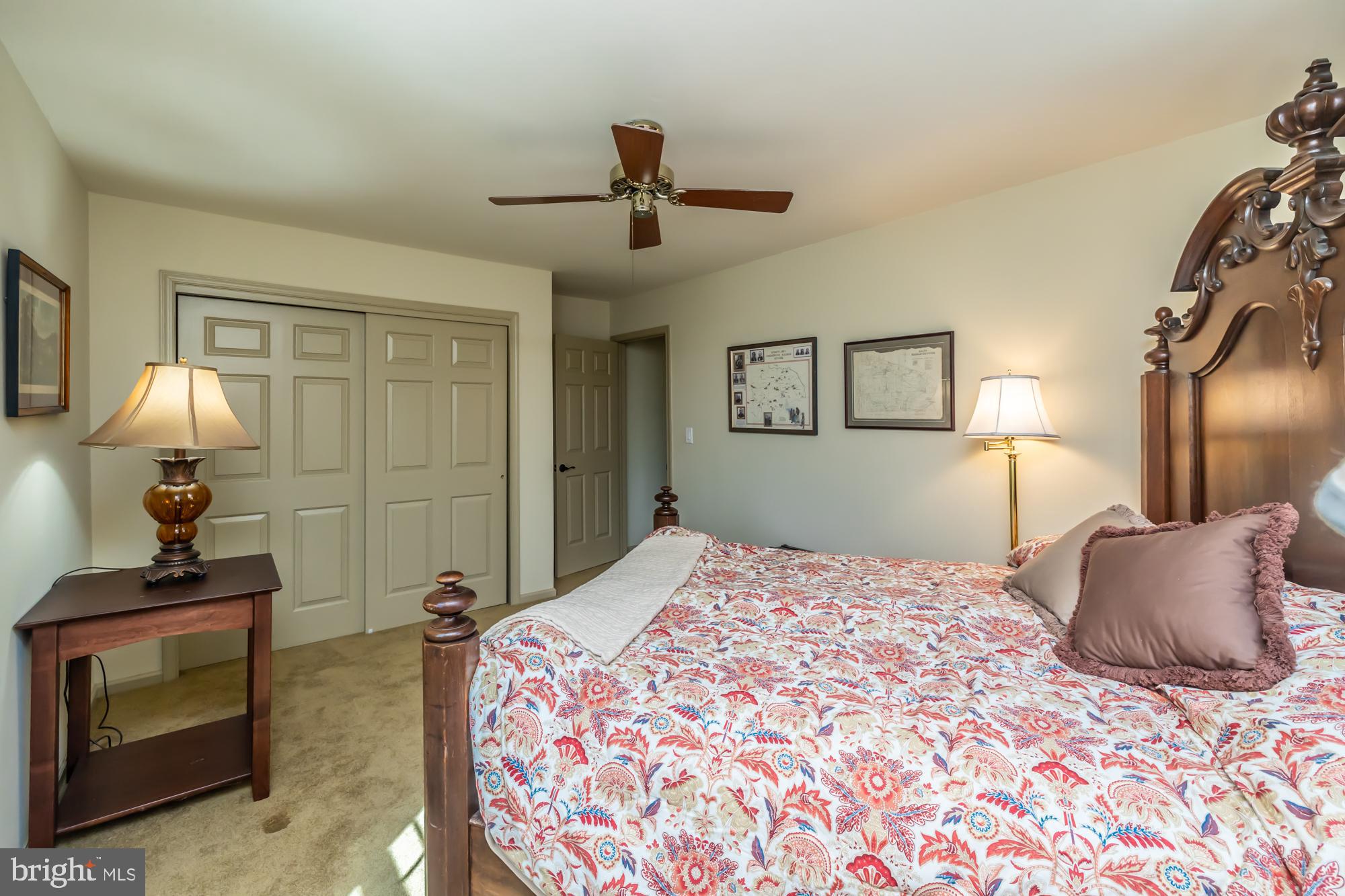 FOX LEE MANOR - Residential