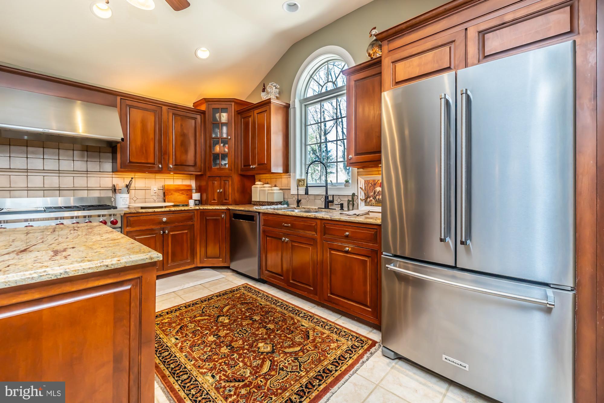 FOX LEE MANOR - Residential