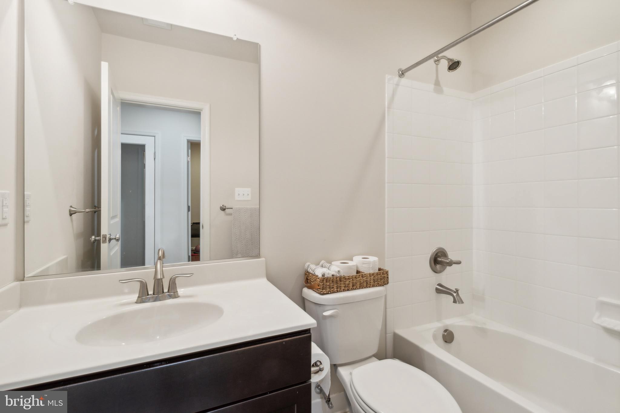 POPLAR RUN - Residential Lease