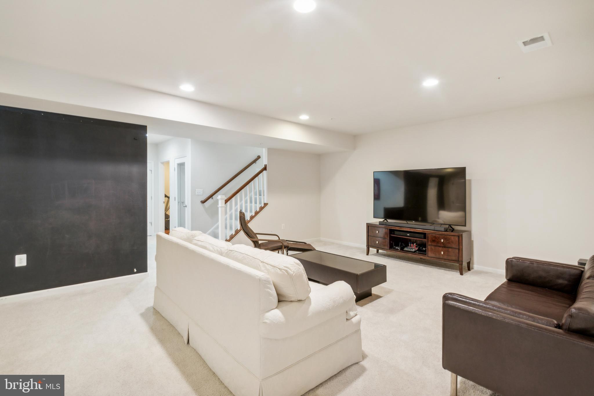 POPLAR RUN - Residential Lease