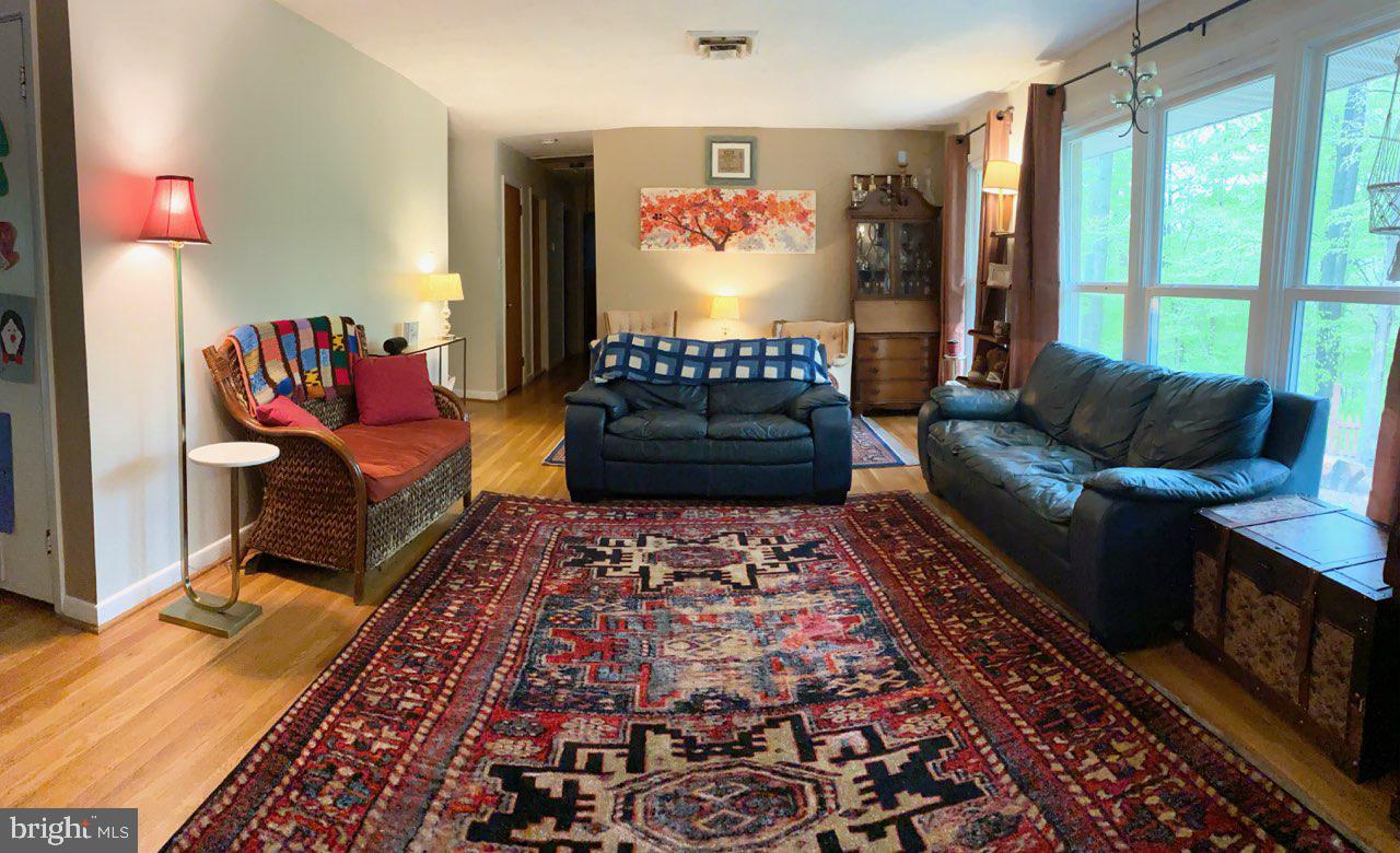 LINCOLN PARK - Residential Lease