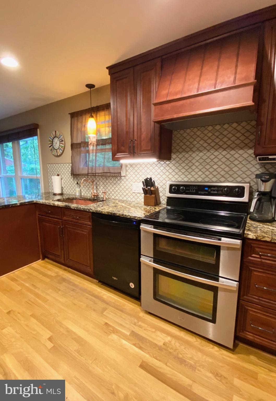 LINCOLN PARK - Residential Lease