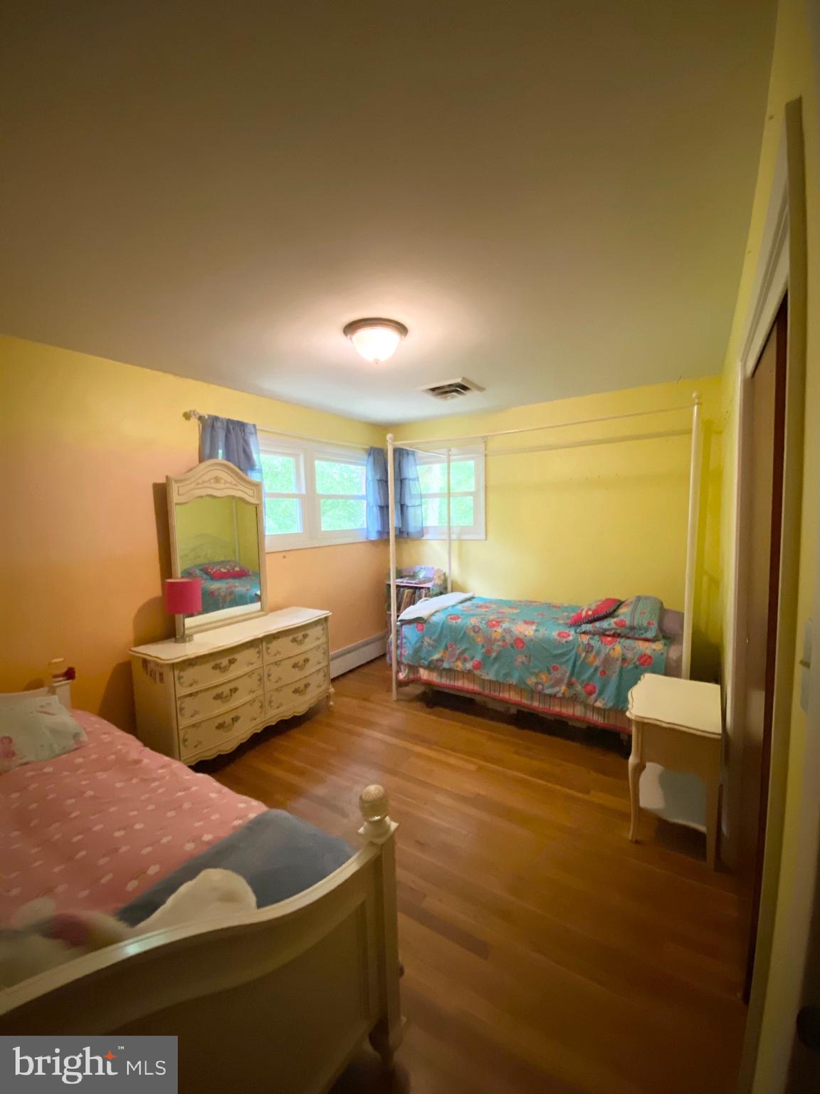 LINCOLN PARK - Residential Lease