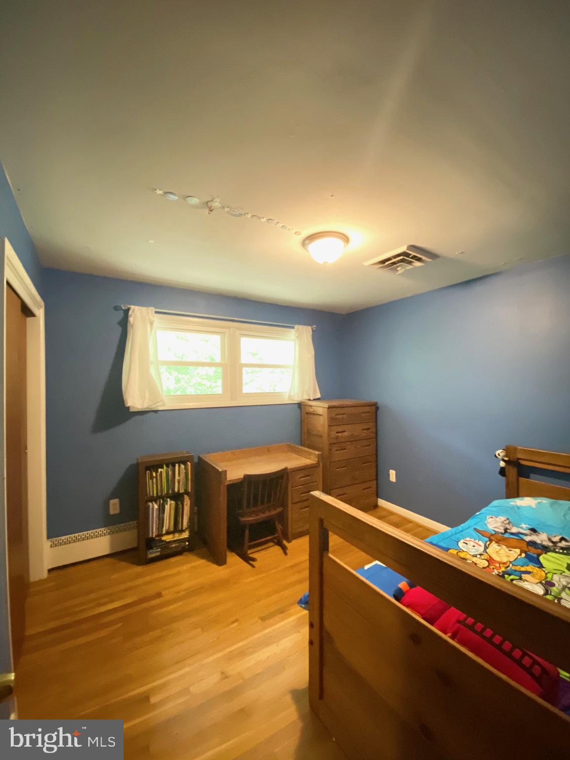 LINCOLN PARK - Residential Lease